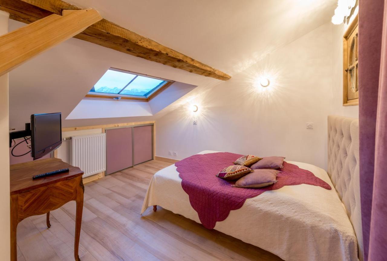Au Cheval Blanc - Appartements Et Chambres D'Hotes アルベールヴィル エクステリア 写真