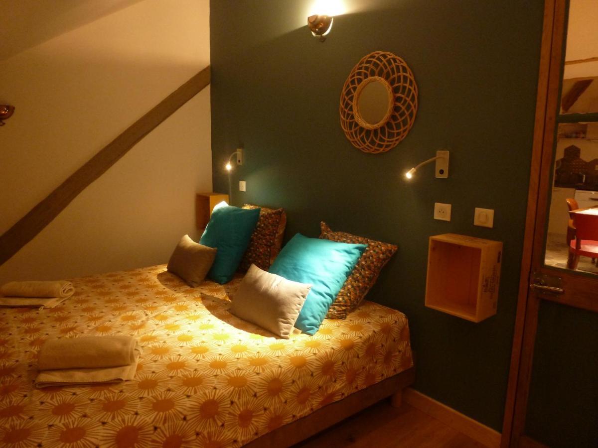Au Cheval Blanc - Appartements Et Chambres D'Hotes アルベールヴィル エクステリア 写真