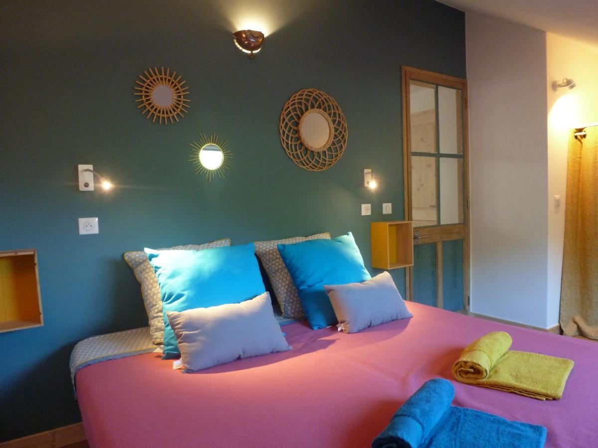 Au Cheval Blanc - Appartements Et Chambres D'Hotes アルベールヴィル エクステリア 写真