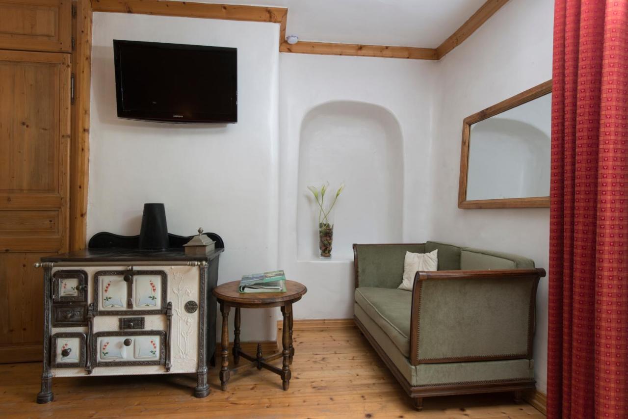Au Cheval Blanc - Appartements Et Chambres D'Hotes アルベールヴィル エクステリア 写真